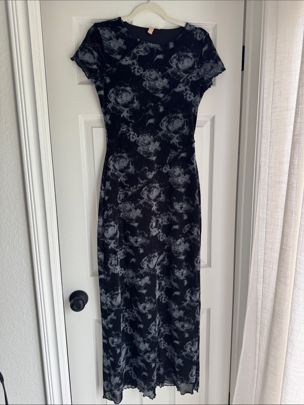 Women’s Black and Gray Floral Maxi Dress